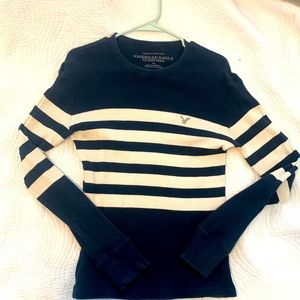 Long sleeve navy and cream thermal. Men’s small.